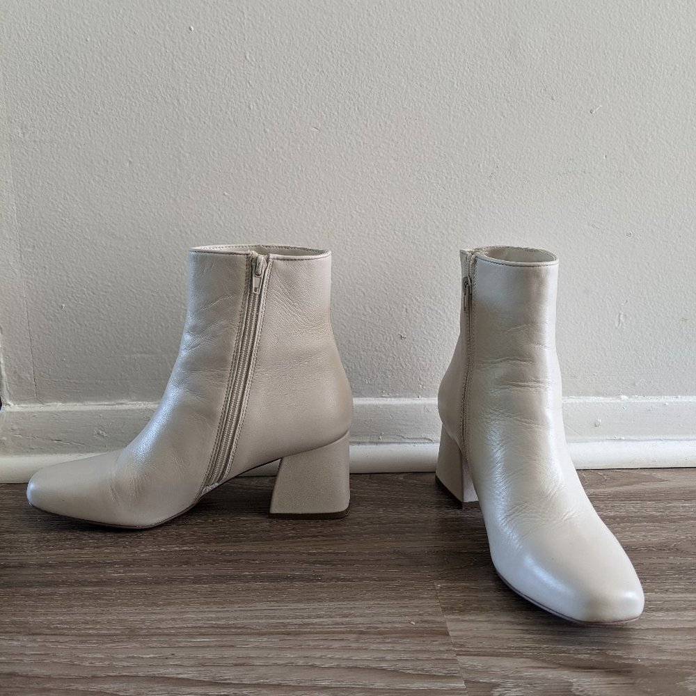 Steve Madden Off-White Leather Ankle Boots